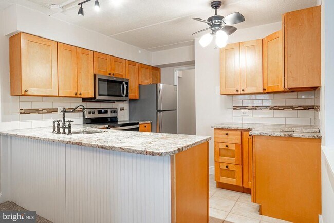 Building Photo - 400 Campbell Cir