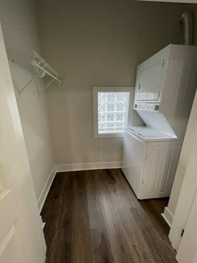 Building Photo - 507 Christian St