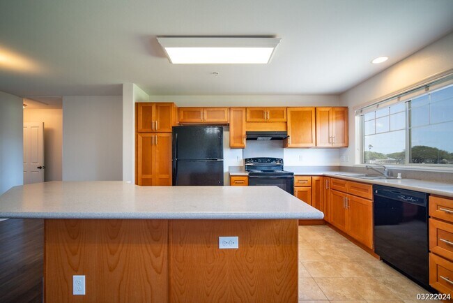 Foto del edificio - 3 bed/ 2 bath townhome in Kapolei