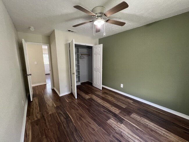 Building Photo - 664 W Tram Rd