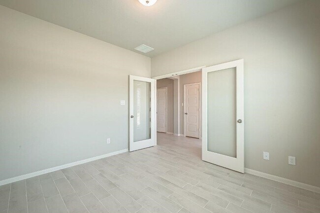 Foto del edificio - 5810 Lilac Cv Ct