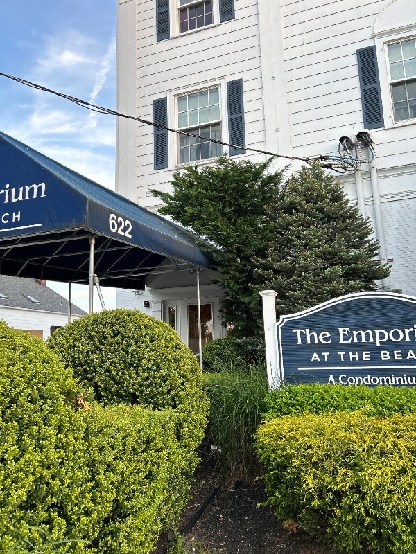 Building Photo - 622 Trenton Ave