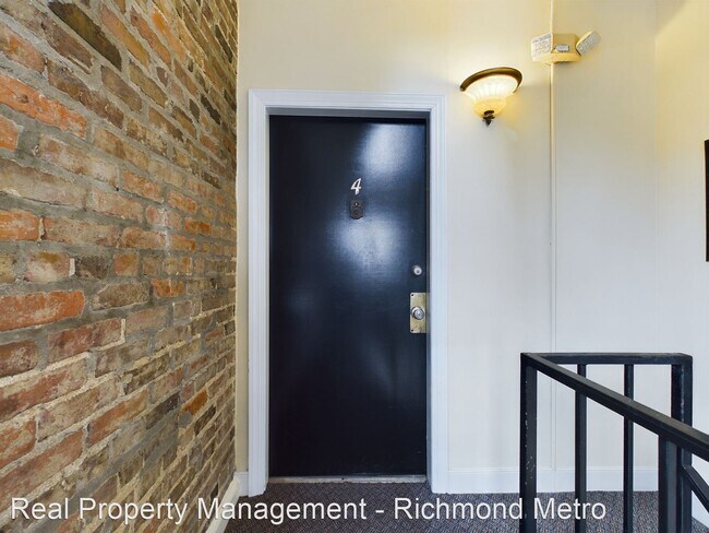 Building Photo - 2 br, 1 bath House - 507 S Davis Avenue #U4
