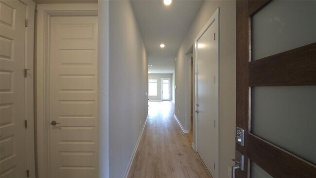 Building Photo - 2125 Bobtail Pass