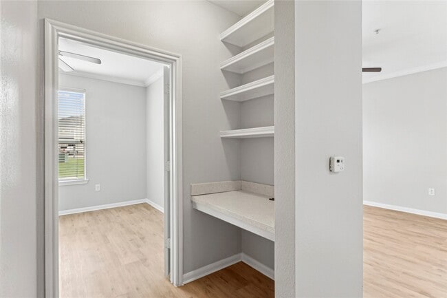 Building Photo - 14807 Woodland Hills Dr