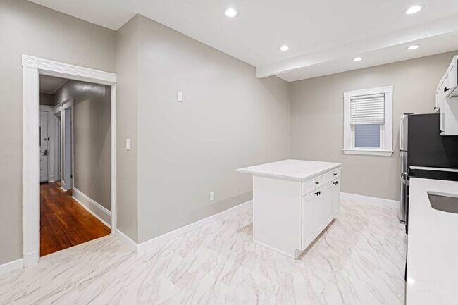 Photo - 381 Adams St Apartment