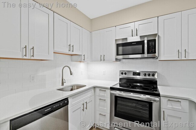 Building Photo - 632 Massachusetts Ave