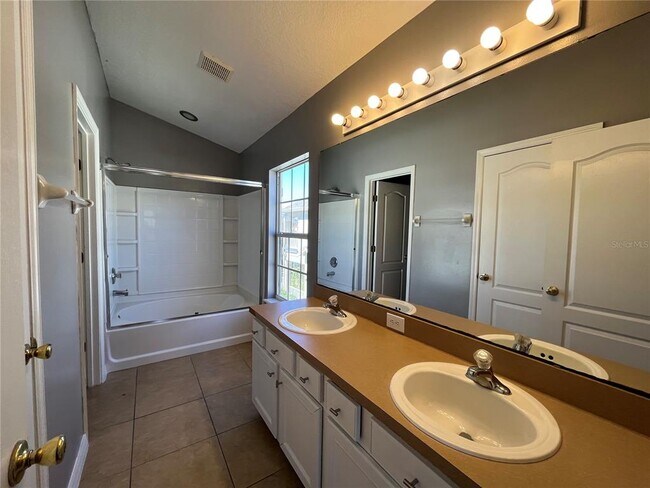 Building Photo - 7125 Red Lantern Dr