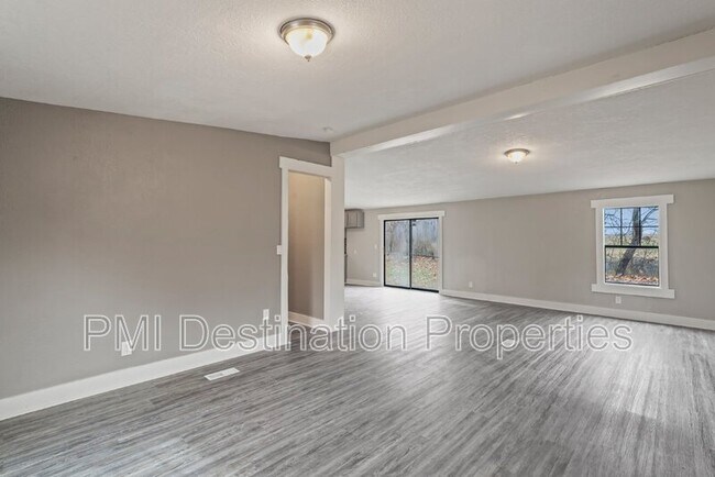 Foto del edificio - 7049 SW Hwy F