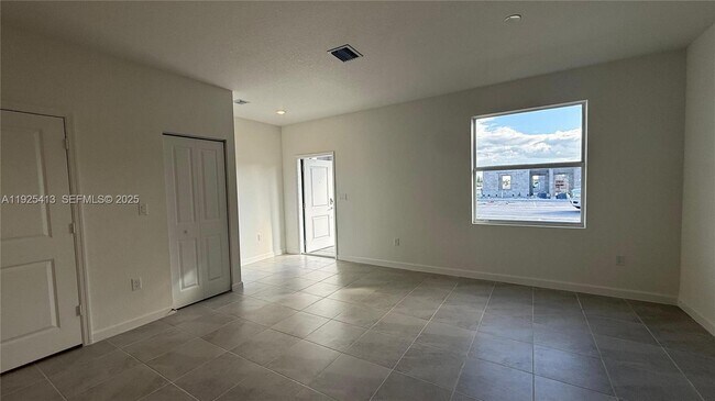 Foto del edificio - 1096 SE 2nd St