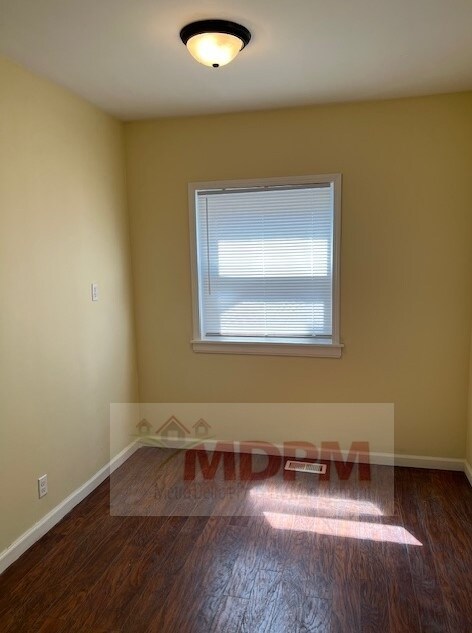 Building Photo - 9737 Wayburn St