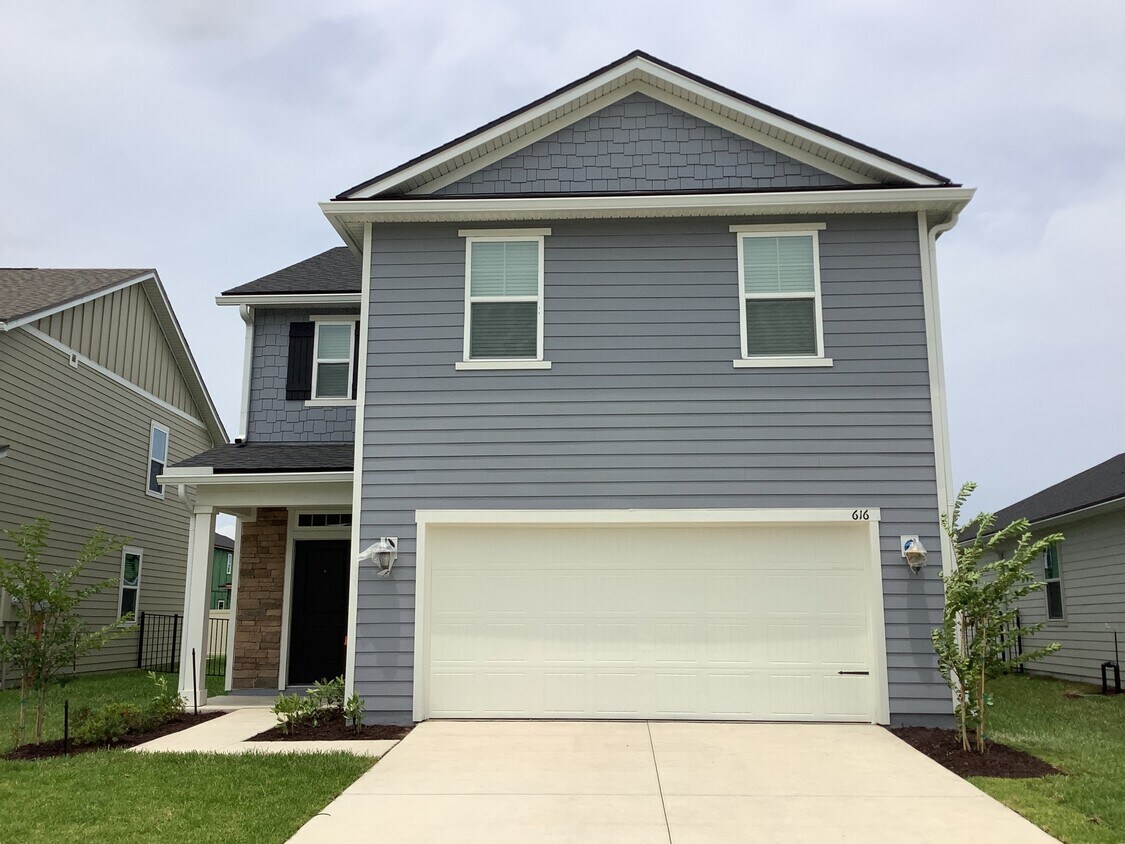 Primary Photo - 616 Onate Cir