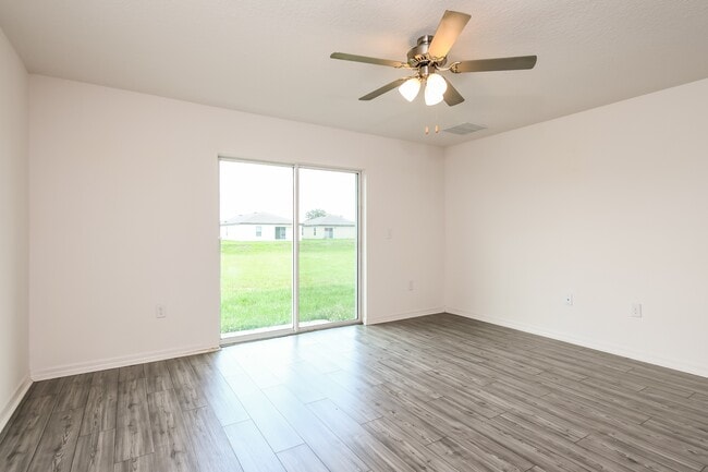 Building Photo - 325 Kensington View Dr