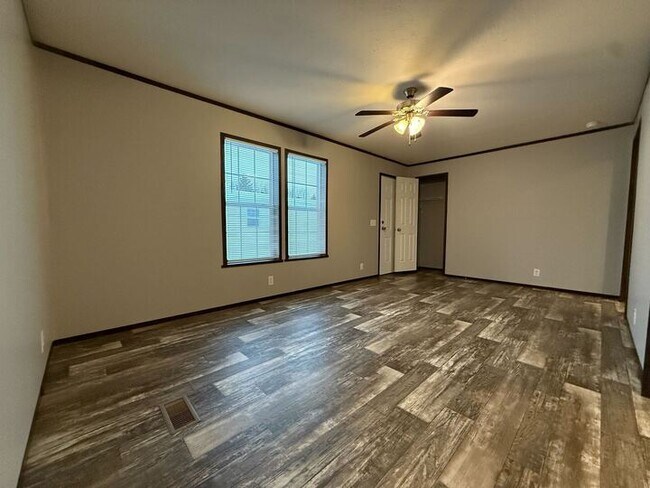 Foto del edificio - 11960 Springbrook Ct