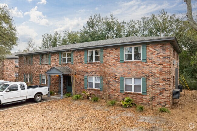 Edificio - 1523 Gardenia Rd