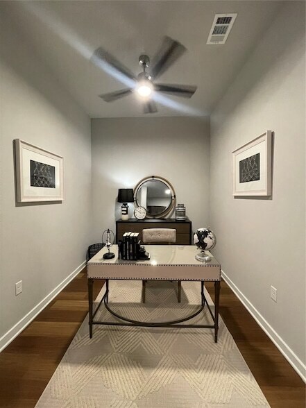 Foto del edificio - 12840 Jones Rd