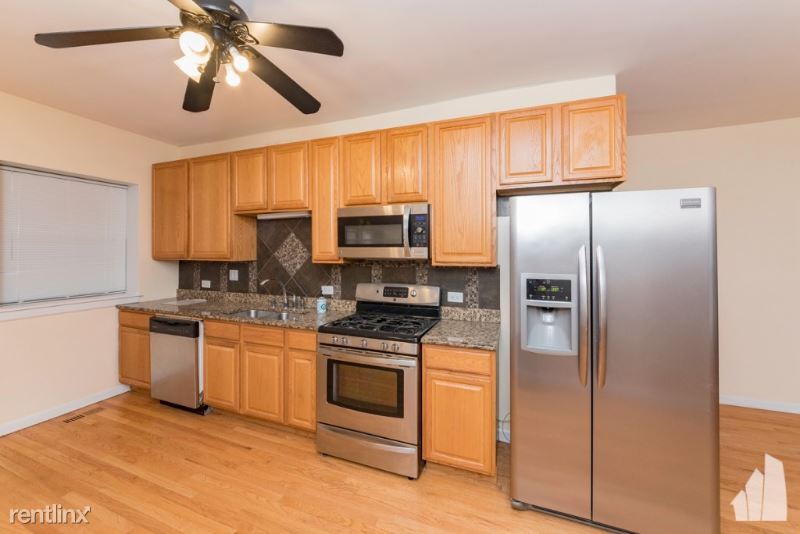 Foto principal - 4726 S St Lawrence Ave