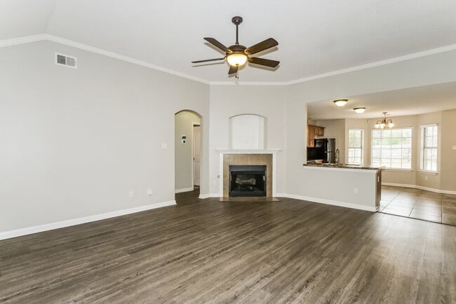 Building Photo - 1609 Sawmill Creek Ln