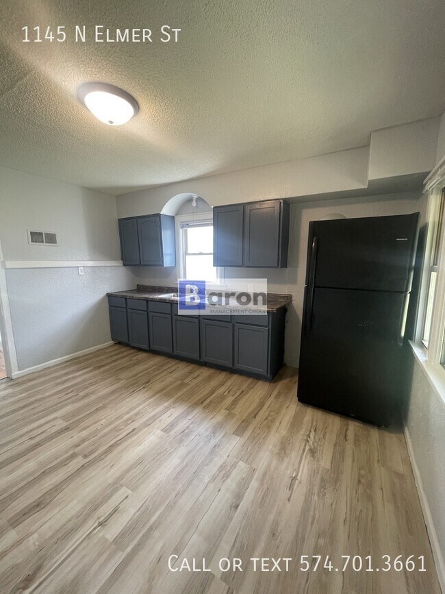 Foto del edificio - 1145 N Elmer St