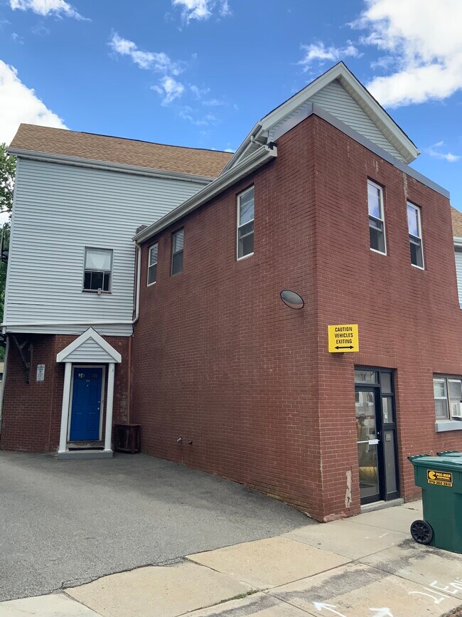 Exterior - School Street Entrance - 176 School St