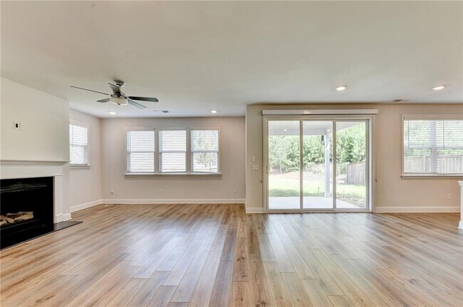 Foto del edificio - 3438 Long Creek Dr