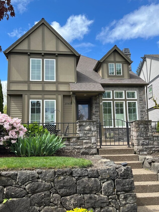 Building Photo - Charming 3 Bedroom Villebois Home with Loft, A/C, Designer Finishes and Community Pool!