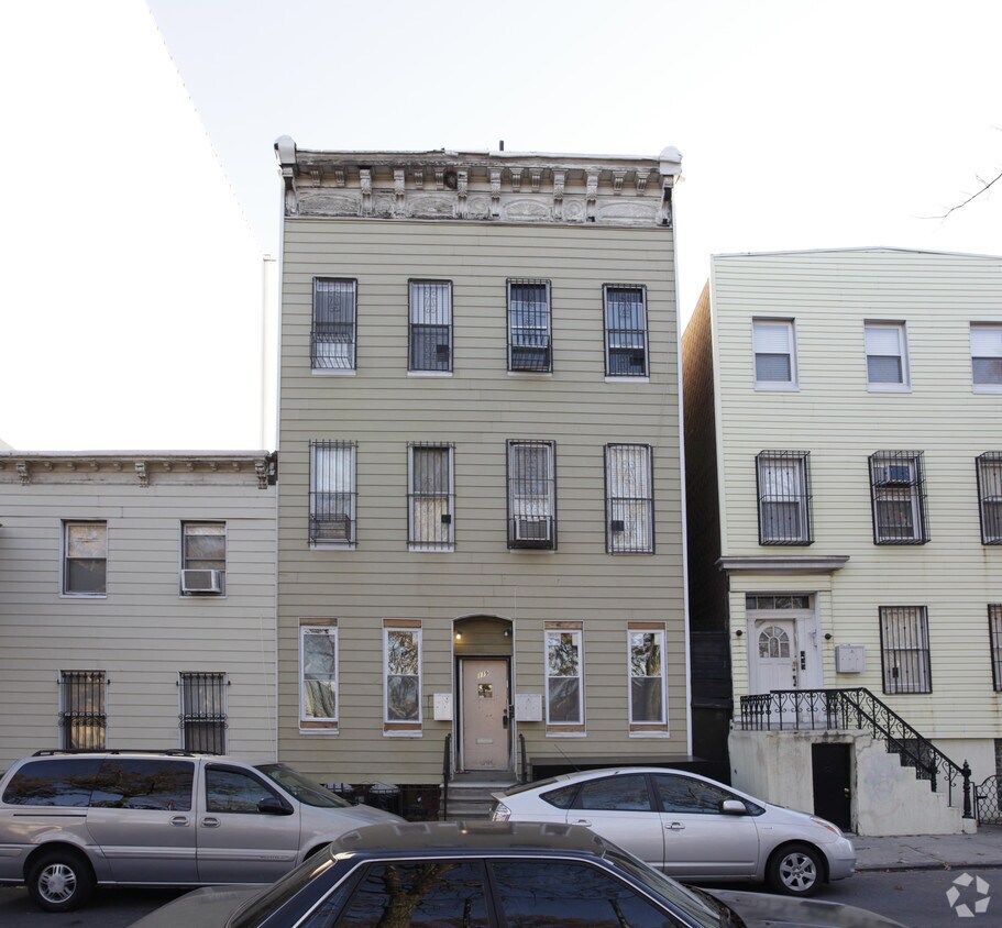 Primary Photo - 119 Taaffe Pl