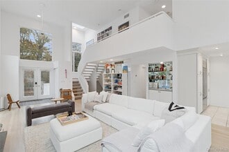 Building Photo - 17 Lyme Ln