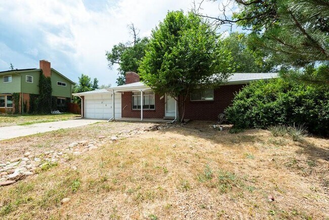 Foto del edificio - 223 Seminole Dr