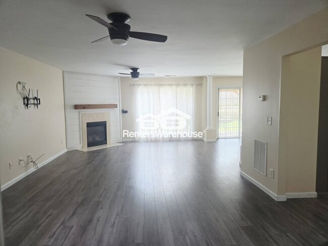 Foto del edificio - 528 Highland Falls Dr