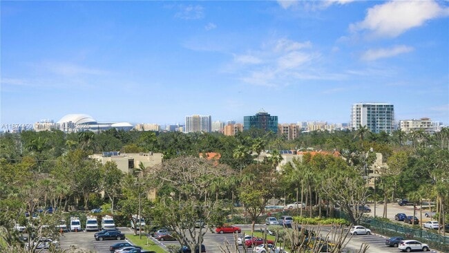 Foto del edificio - 2451 Brickell Ave