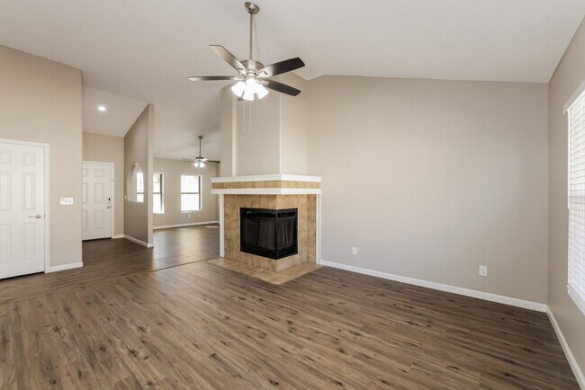 Foto del edificio - 4218 W Creedance Blvd