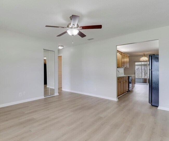 Foto del edificio - 8810 SE Hobe Ridge Ave