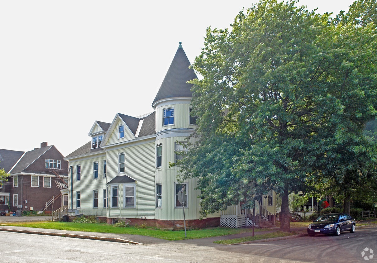 Building Photo - 68 High St