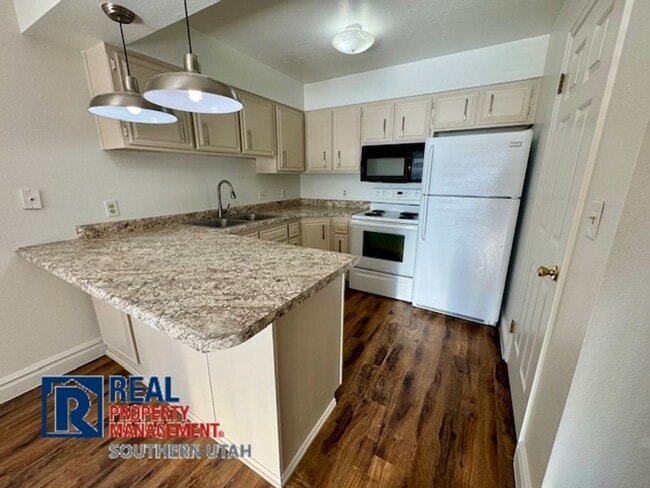 Building Photo - Condo in Downtown St George