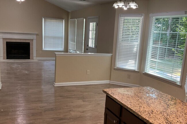 Building Photo - 1304 Spring Gate Cir