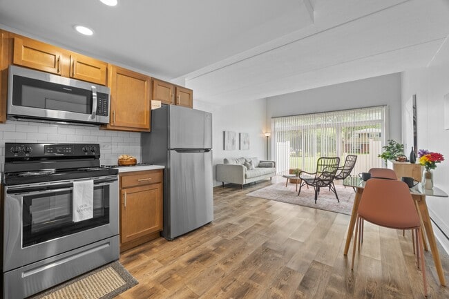 Building Photo - Fox Run Apartments
