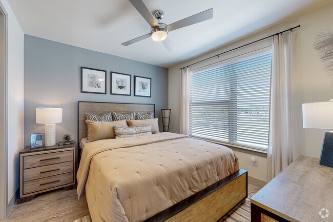 Interior Photo - Ironcrest