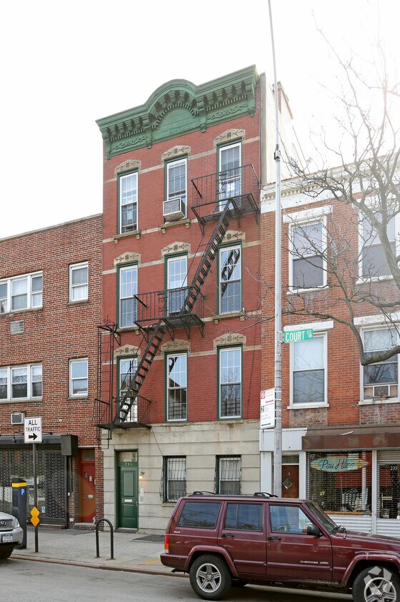 Foto principal - 233 Court St