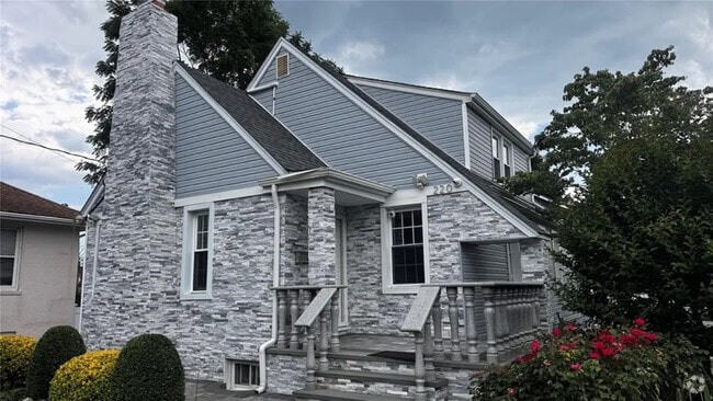 Building Photo - 220 Grand Ave