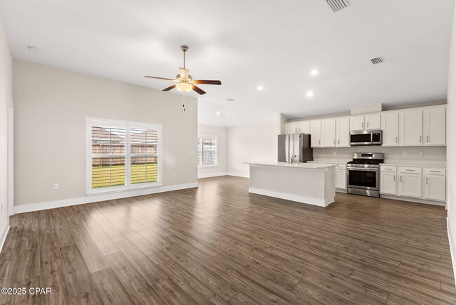 Foto del edificio - 227 Morning Crk Wy