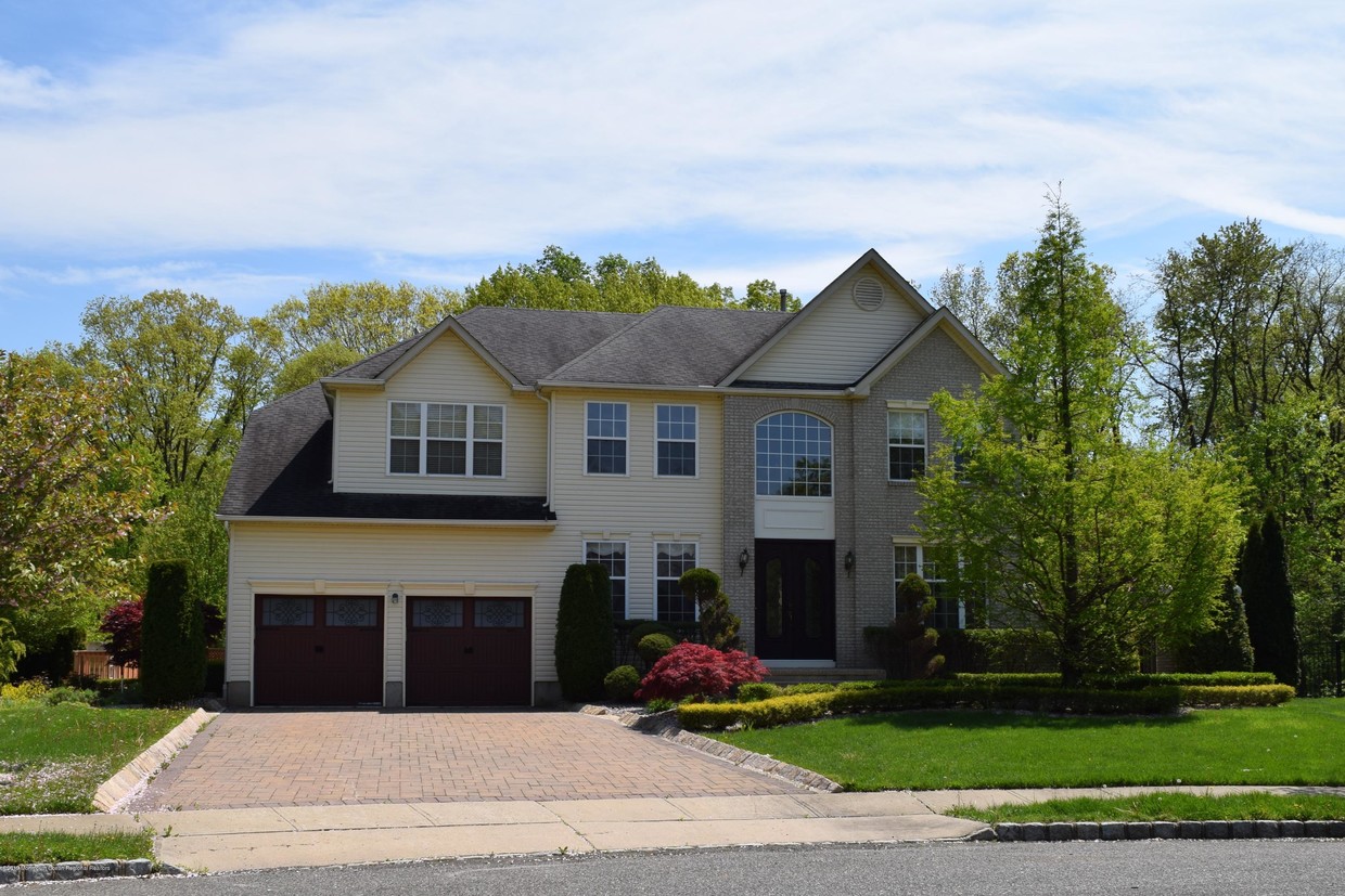 Primary Photo - 22 Vail Dr