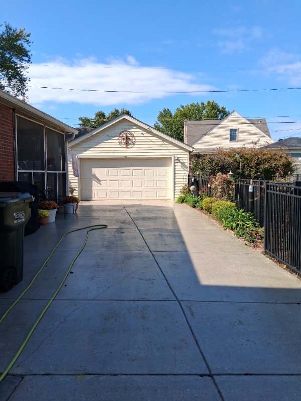 Photo - 2225 Brighton Dr House