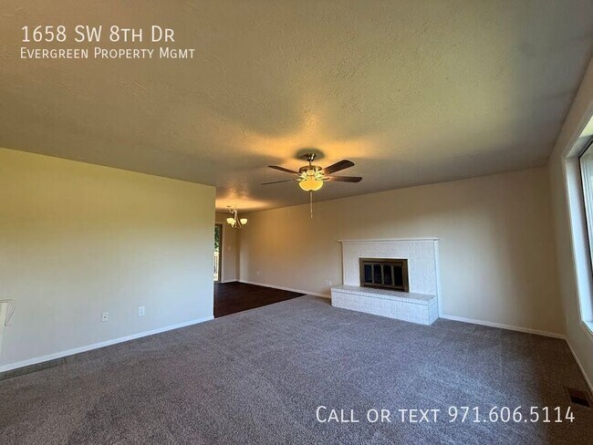 Building Photo - 1658 SW 8th Dr