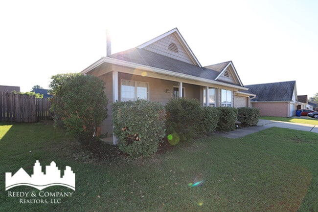 Building Photo - 6318 Magnolia Lakes Dr