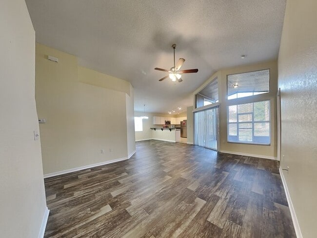 Building Photo - 4892 Palm View Dr N