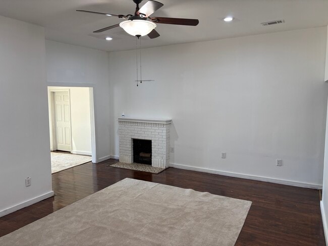 Building Photo - 147 Lestrade Pl