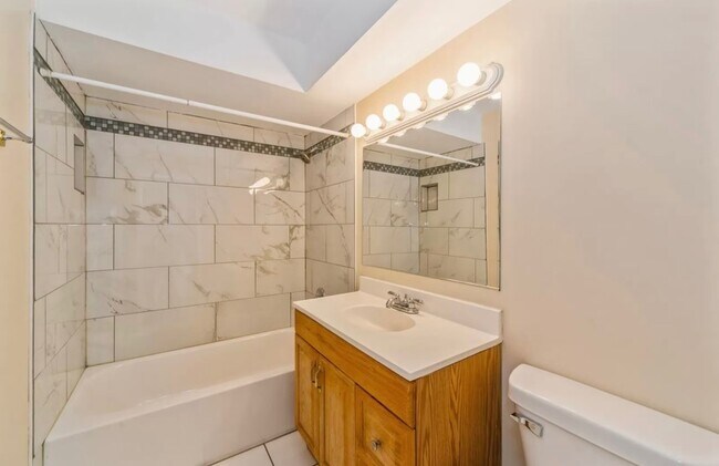 Building Photo - 2334 W 111th St