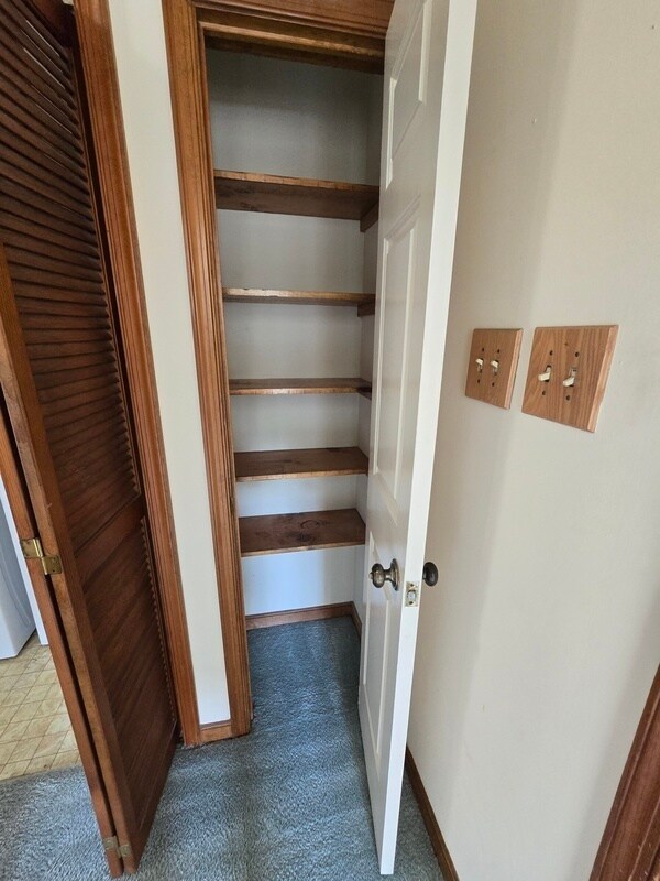 Foto del edificio - 8300 Banshire Ct