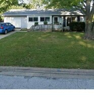 Building Photo - 305 Waverly Dr